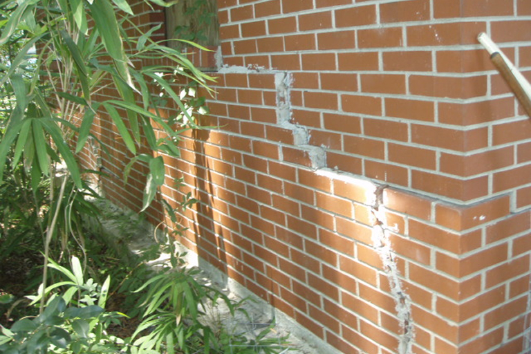 Exterior wall rotating out
